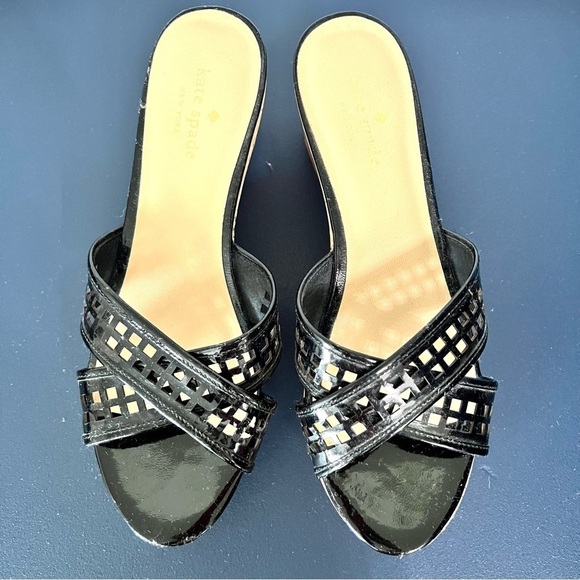 Kate Spade Tawny Black Patent Leather Natural Cork Peep Toe Wedge Sandals Size 9 - Picture 12 of 16